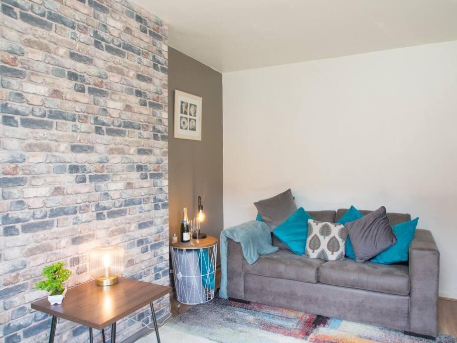 Diamond House - 3 Bedroom House Sheffield