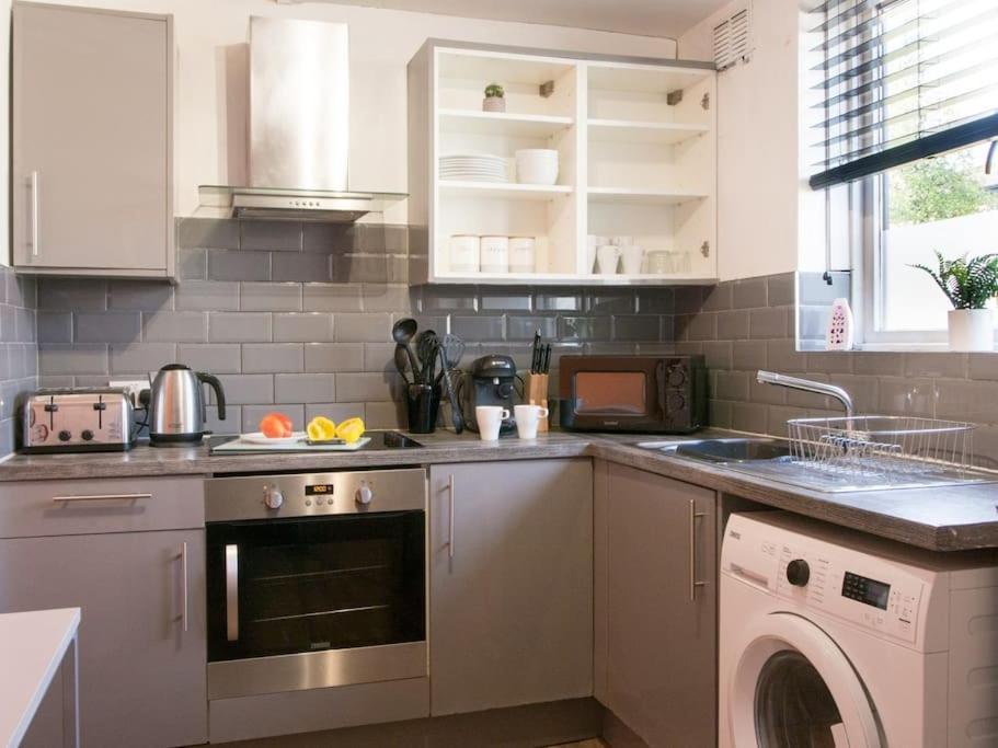 Diamond House - 3 Bedroom House Sheffield